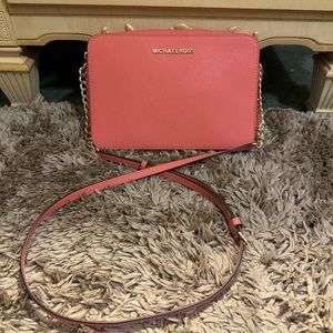 Micheal Kors crossbody purse